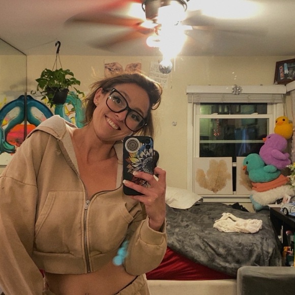 Roxy Beige Lounge Set - Picture 3 of 12